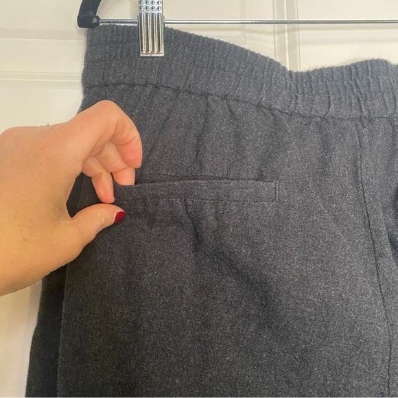 Old Navy Wool Like Soft Dark Charcoal Cuffed Ankle Pants Size Medium - Picture 7 of 10
